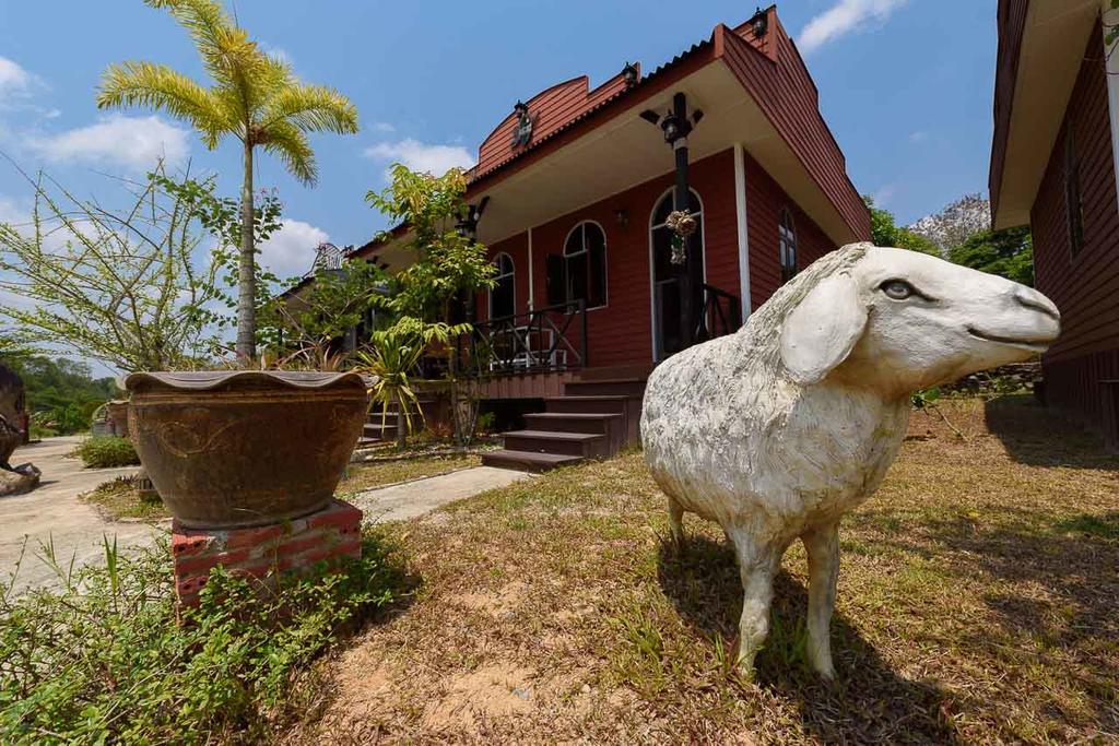 Cowboy Farm Resort Pattaya Ban Huai Yai Экстерьер фото
