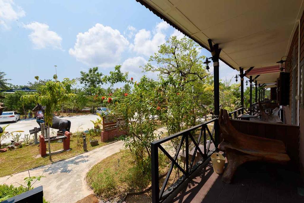 Cowboy Farm Resort Pattaya Ban Huai Yai Экстерьер фото
